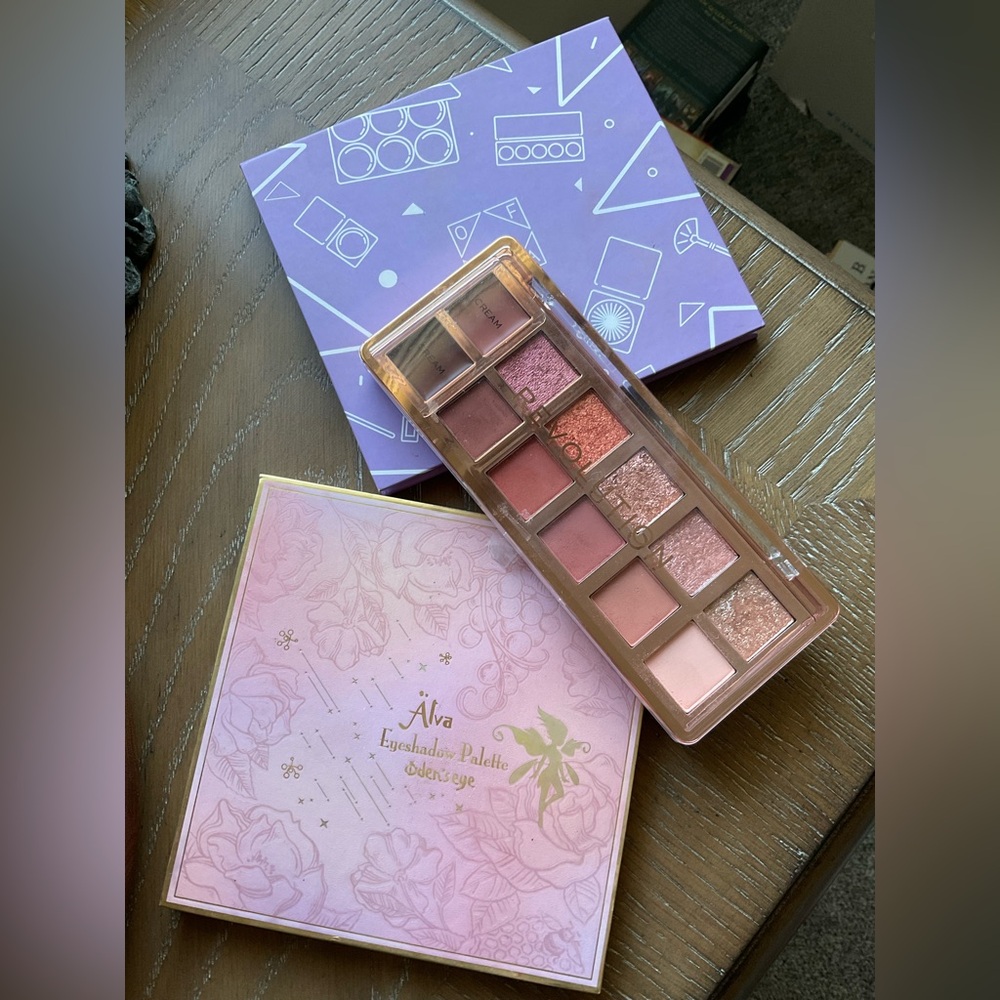 2 Eyeshadow Palettes Odens Eye and Ofra x Samantha March